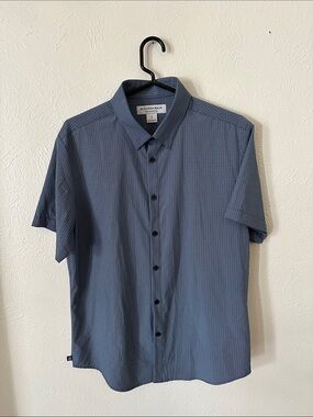 Mizzen+Main Blue Short-Sleeve Button-Down with Micro Pattern